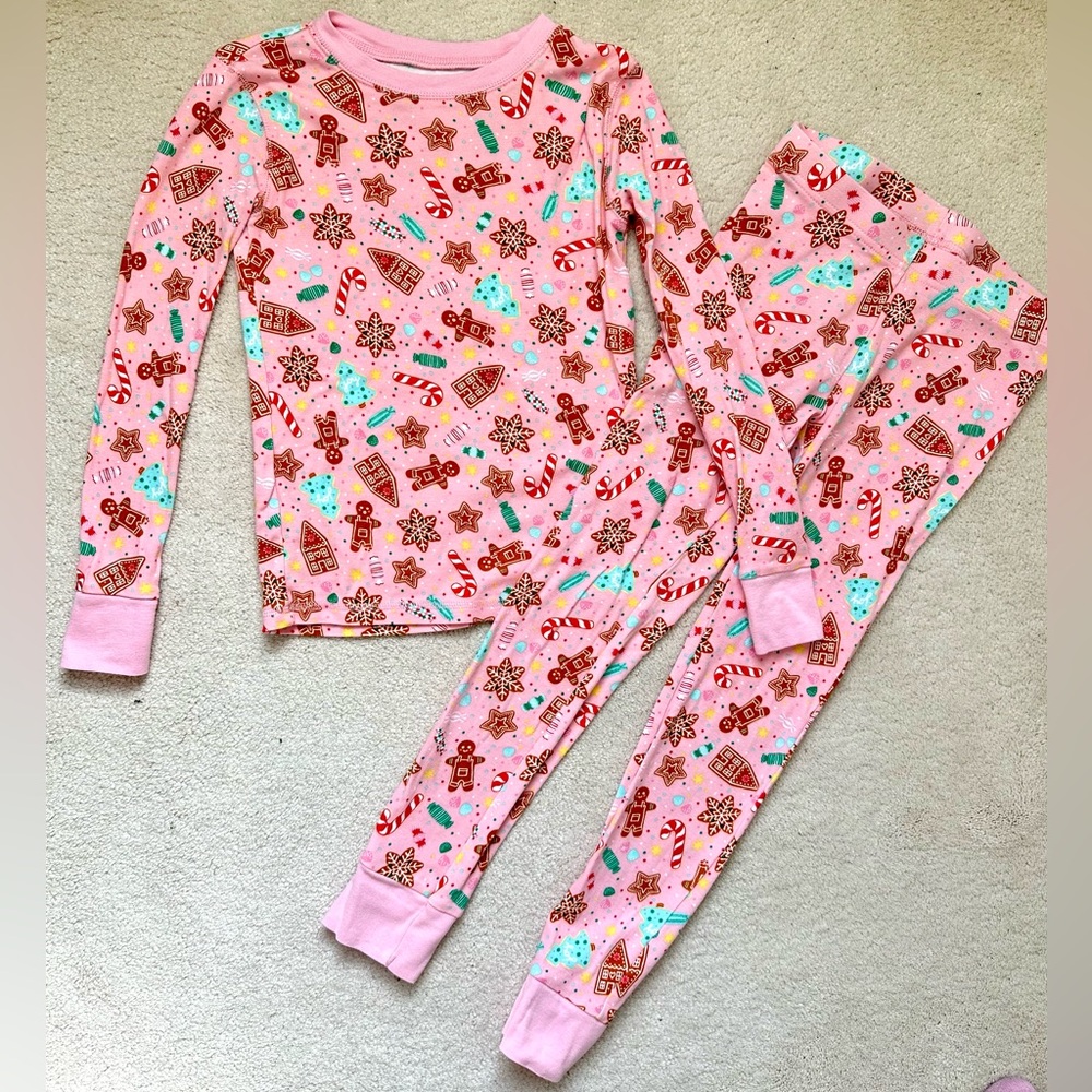 Kids Pink Gingerbread Print Pajama Set, Christmas Pajamas, Snug Fit